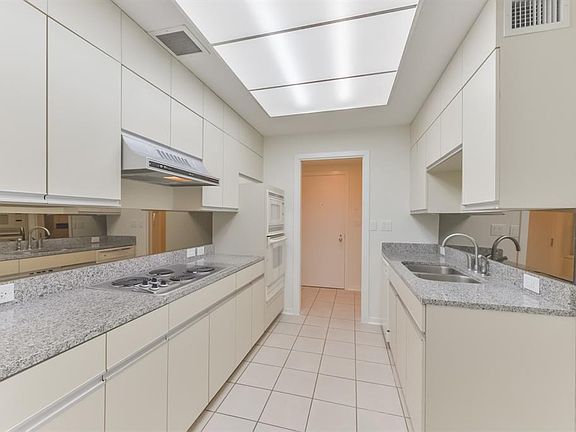 5th image of 5110 San Felipe St Unit 122W