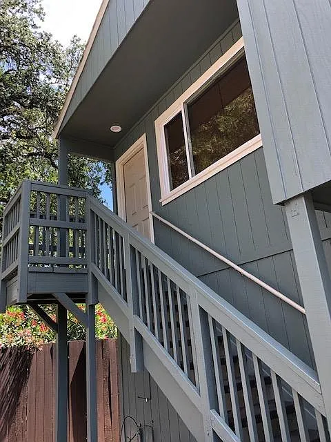 2 bed, 717 sqft, $2,400 — Photo 3