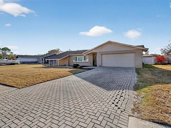 3rd image of 4085 Old Colony Rd