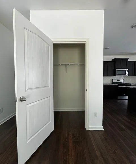 240 Chelsea Park Dr — Photo 33