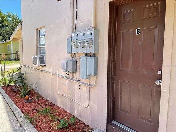 5th image of 831 Lime Ave #B