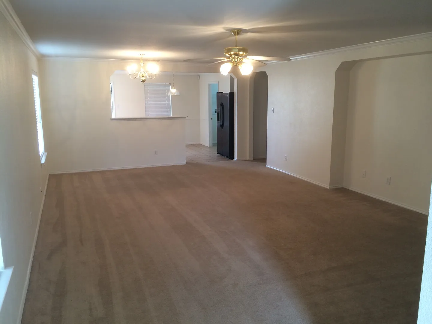 Welcome home to 16246 Stallion Ranch! — Photo 2