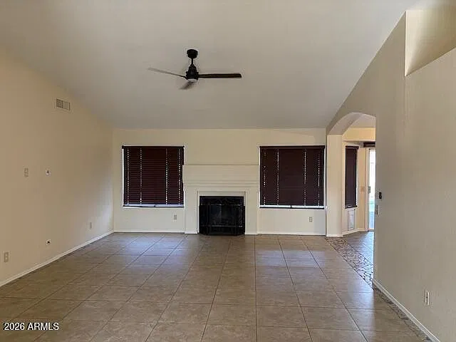 5 bed, 2.0 bath, 1953 sqft, $2,700 — Photo 3