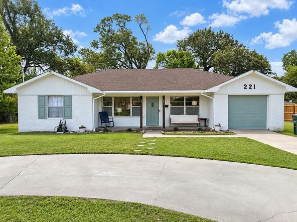 221 W McNeese St, Lake Charles, LA 70605
