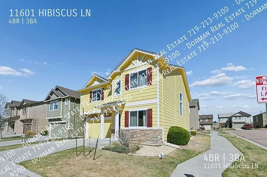 Pending Approval - North Gate 4 Bedroom W/Ac And Zero Maintenance Yard! — Photo 3