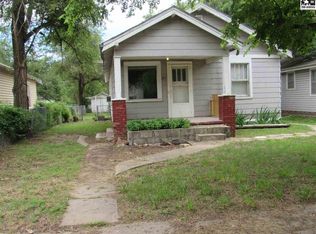 617 W 12th Ave, Hutchinson, KS 67501