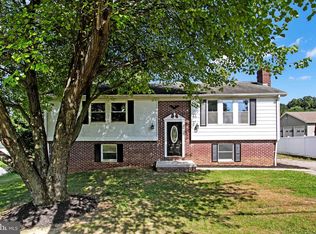 2461 Grandview Rd, Hanover, PA 17331