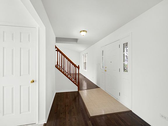 3rd image of 4652 Milford Ave