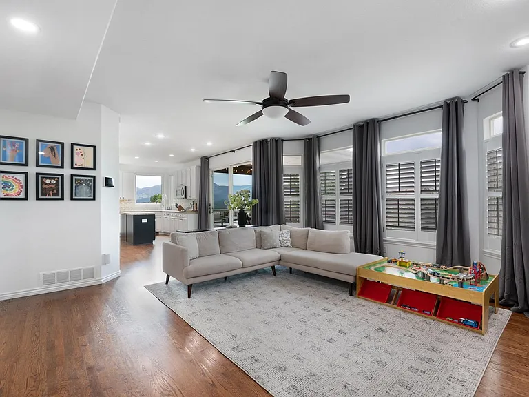 1411 Fieldwood Ct — Photo 12
