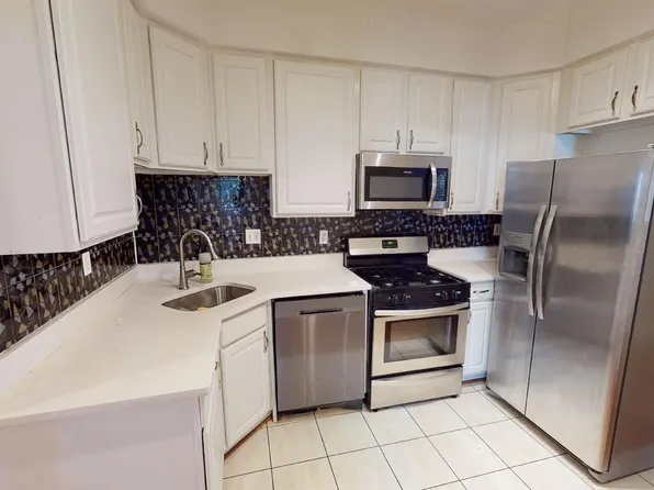 911 Monroe St NW APT 2, Washington, DC 20010