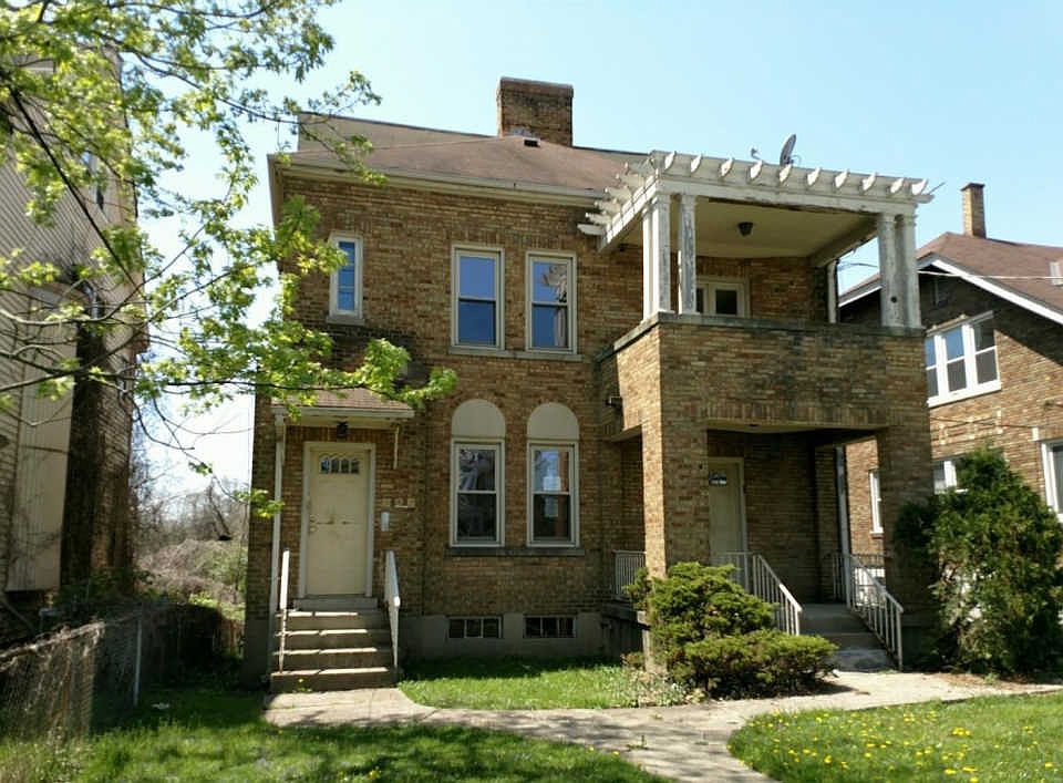 1st image of 983 Burton Ave #985