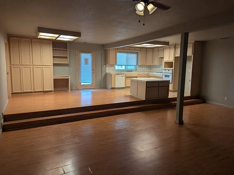3318 Santa Fe St #B — Photo 2