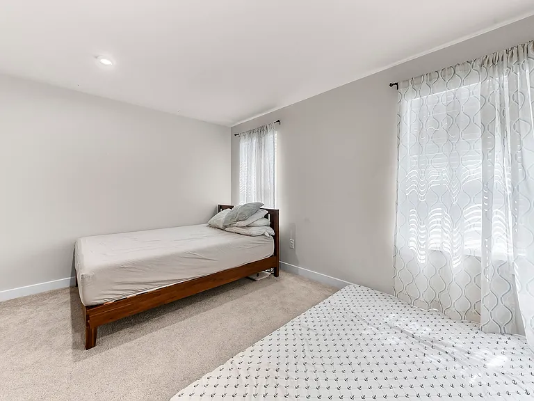 305 Goodwick Dr — Photo 31