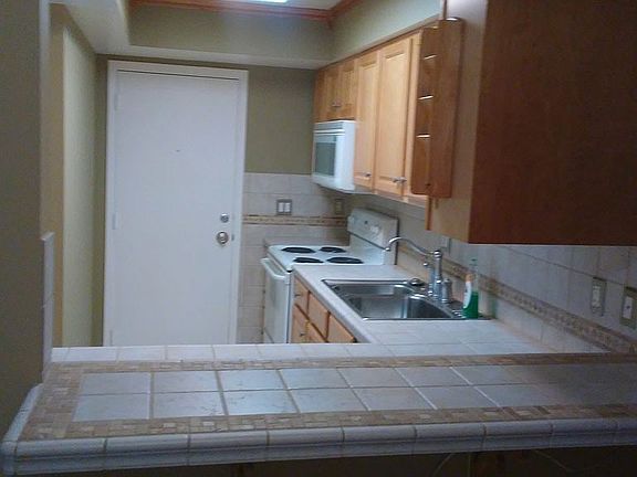 Counter can fit 2 bar stools