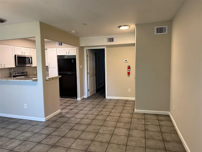 6414 Sloan St #7 — Photo 7