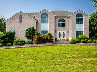 30 Overlook Dr, Jackson, NJ 08527