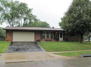 200 Porter Dr, Englewood, OH