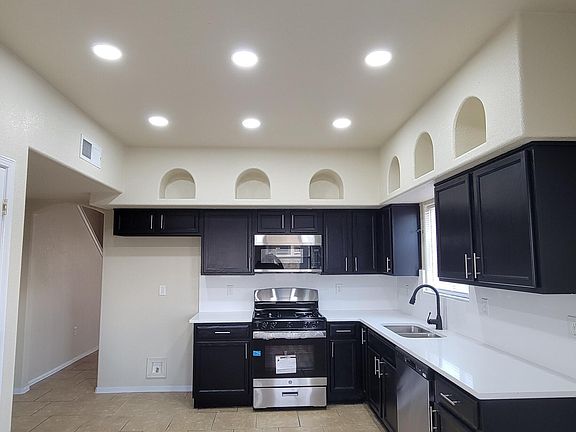 4th image of 10742 Aster Ct