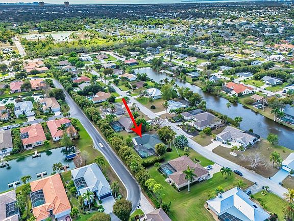 4th image of 14922 Bonaire Cir