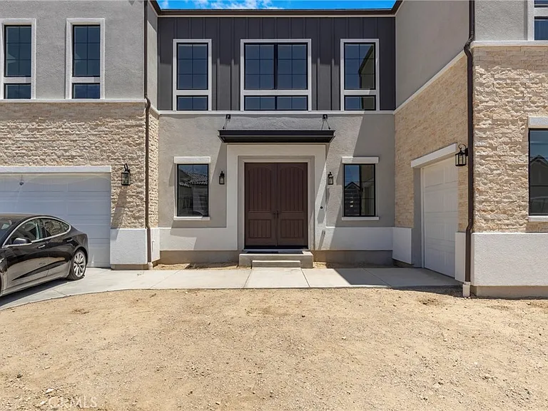 11944 N Red Hawk Ln — Photo 3
