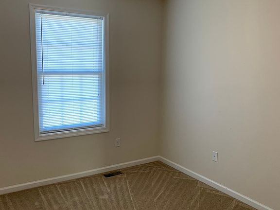 2nd image of 183 Thoroughbred Cir
