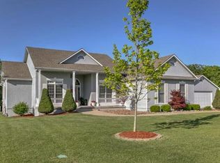 1505 Deer Run Rd, Oak Grove, MO 64075