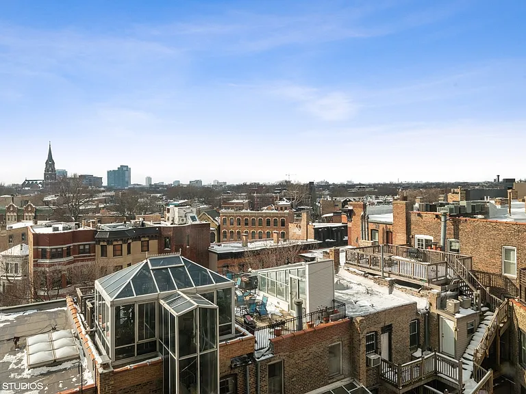1850 N Clark St #710 — Photo 3