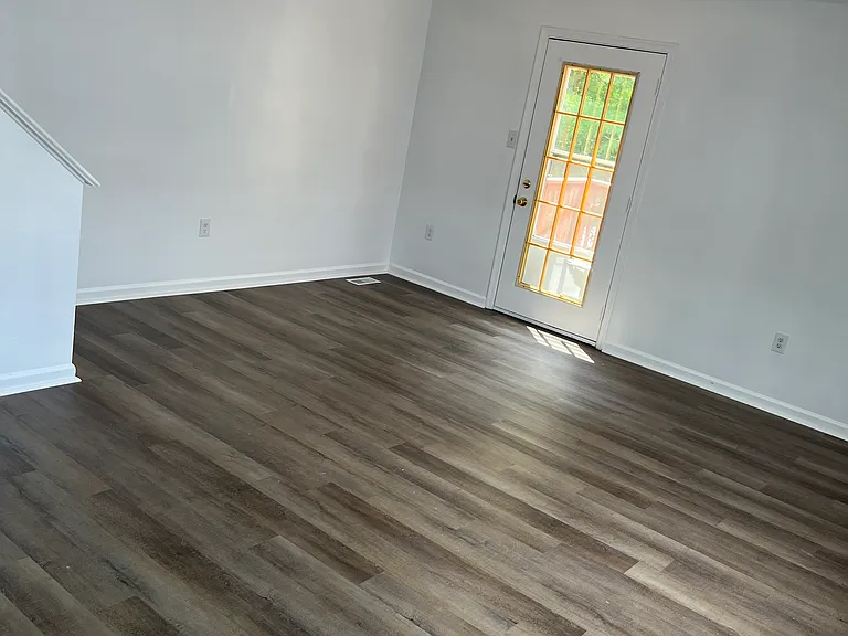 102 Gateway Dr — Photo 28