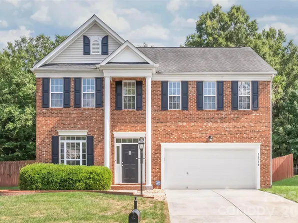 12319 Silveroak Ln, Charlotte, NC 28277