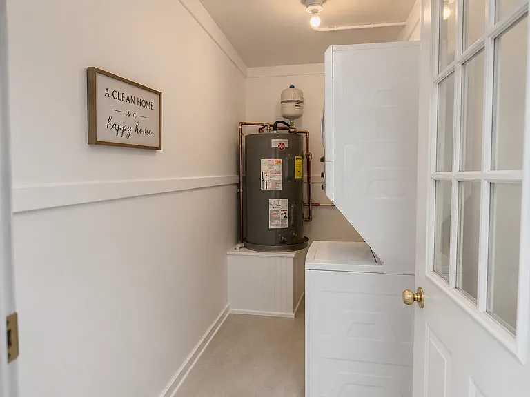 3210 Q St — Photo 2