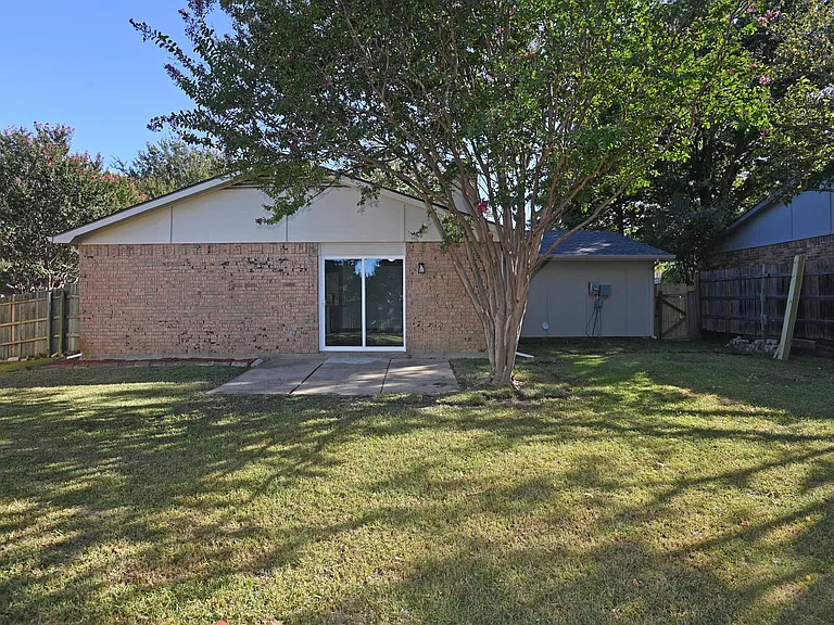 2227 Newbury Dr — Photo 27