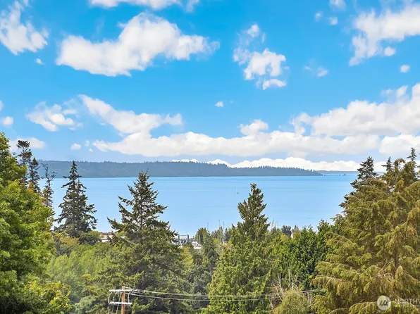 1130 5th Avenue S #201, Edmonds, WA 98020