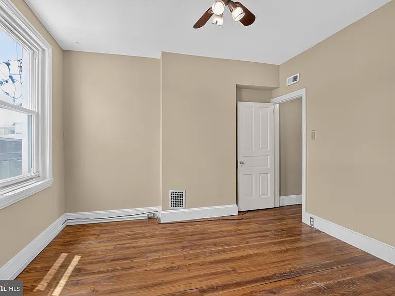 2228 Taggert St — Photo 12