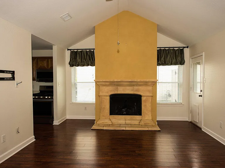 16211 Noblewood Way — Photo 4