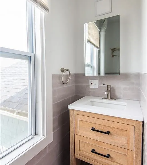 11 Brewer St — Photo 15