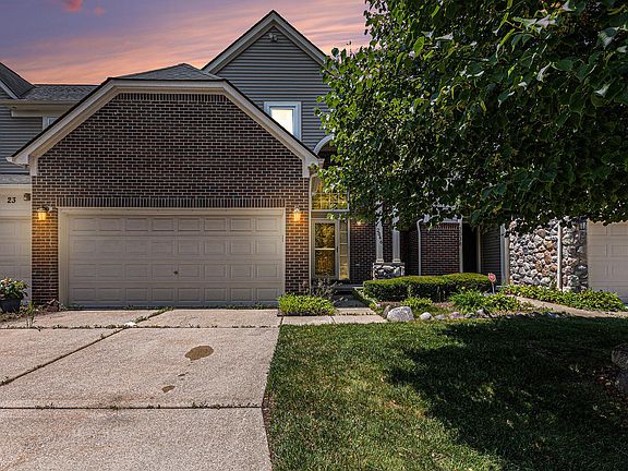 2nd image of 2046 Preserve Cir #112