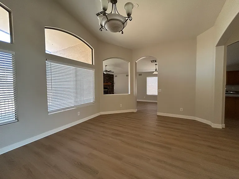 434 E Chicory Pl — Photo 7