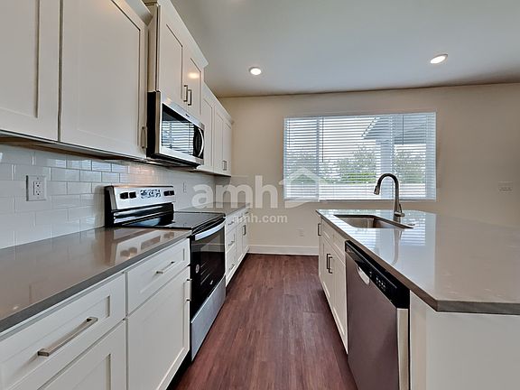 4th image of 1320 N Alderleaf Ave