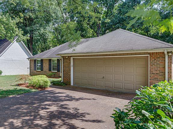 3rd image of 723 Watson Branch Dr