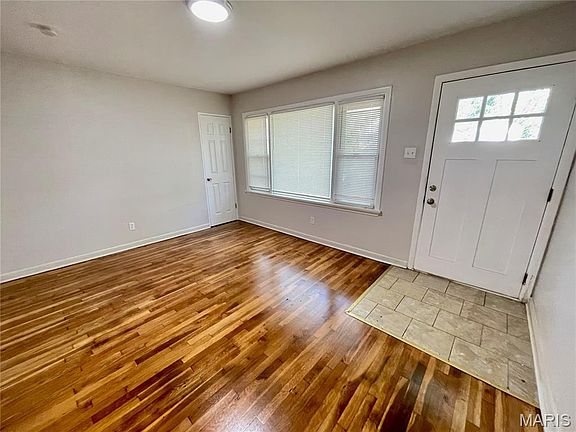 4th image of 10121 Baron Dr