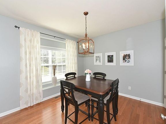 4th image of 2723 Cedar Dr