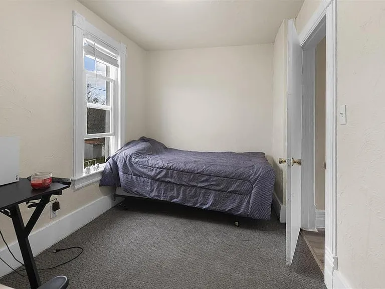 1114 Wells St #1/2 — Photo 10