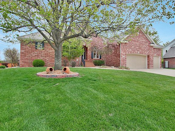 1050 North Woodridge Drive