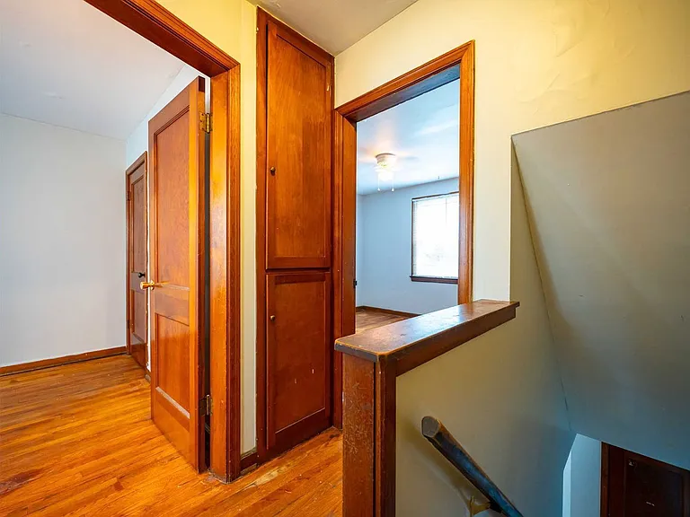 213 E Hudson St — Photo 16