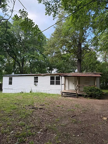 10 Lakeview Dr Photo 1
