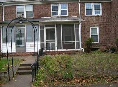 2nd image of 162 Fullerton Ave