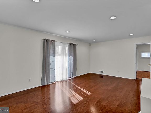 5th image of 5608 Ottawa Rd