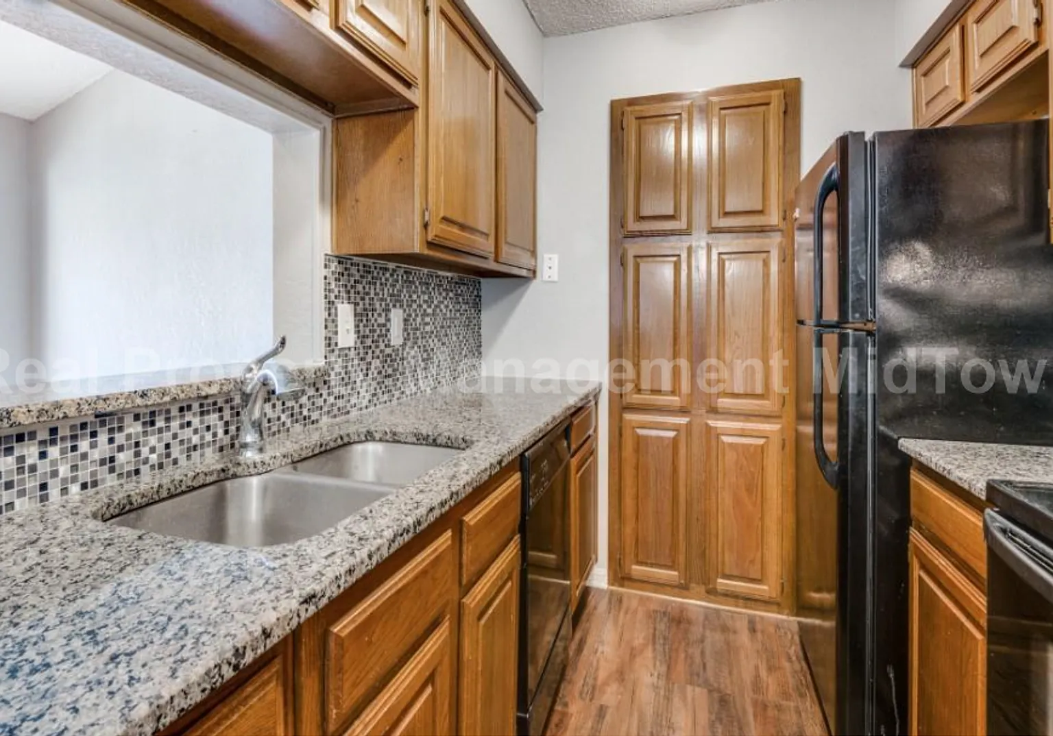 1 bed, 1.0 bath, 656 sqft, $1,200 — Photo 3