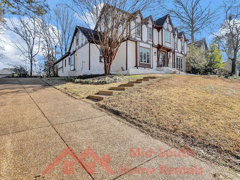2654 Fox Creek Dr — Photo 3