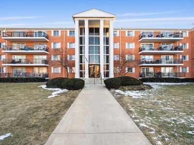 1050 N Farnsworth Ave APT 105, Aurora, IL, 60505